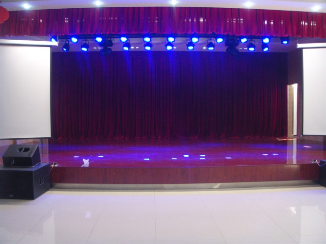 徐州協(xié)鑫太陽能材料有限公司多功能廳